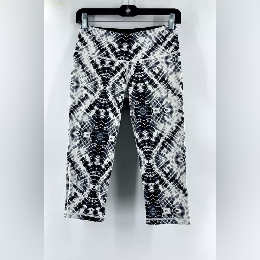 Victoria's Secret VSX Sport BAS Knockout Crop Tight Tie Dye Leggings